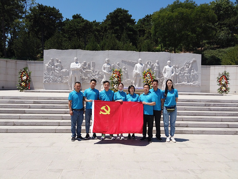 “缅怀先烈 传承初心”—ZOBO羞羞视频APP大全党支部参观无名英雄纪念碑活动